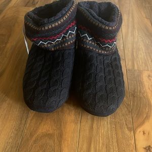 Men’s eco- friendly odorless slippers size 13